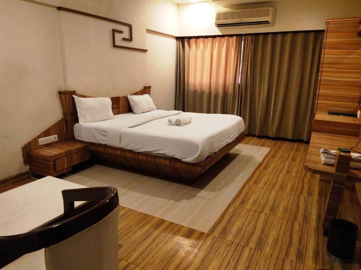 Praveen Hotel Mumbai
